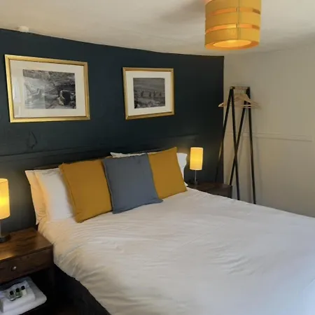 Cross Keys Тибей