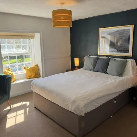 Cross Keys 3* Тибей